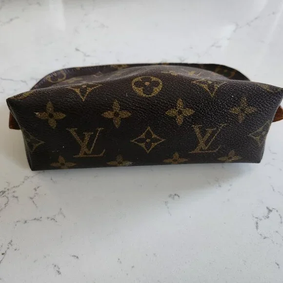 Louis Vuitton Cosmetic Pouch, Authentic - Picture 5 of 8